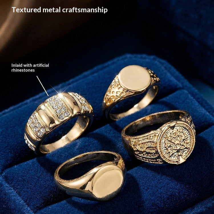 Set de 4 Anillos Dorados con Circones, detalle